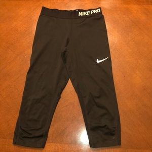 Nike Pro Capri Leggings